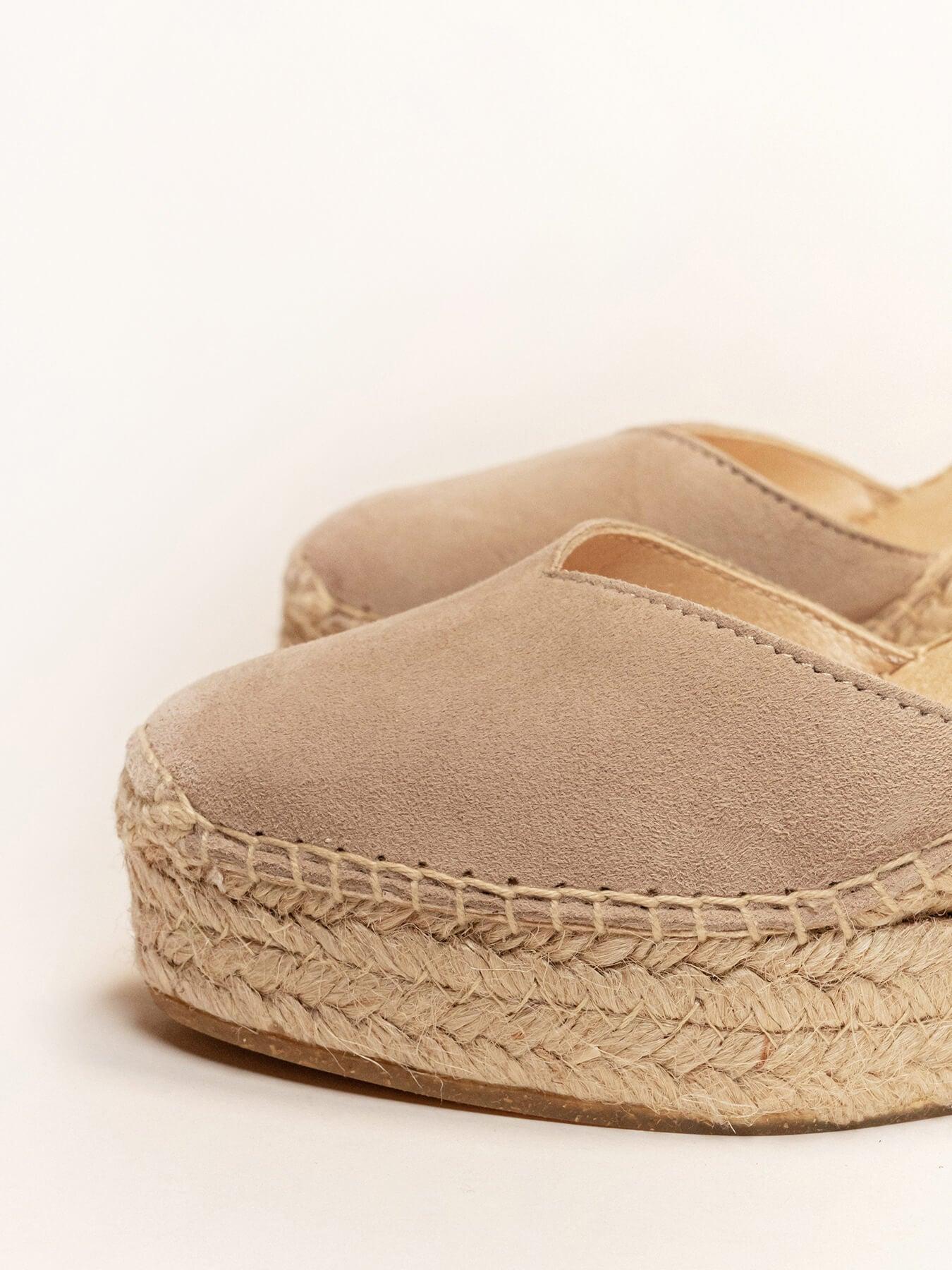 Sandália Anabela Alta Jara Camurça Pedra