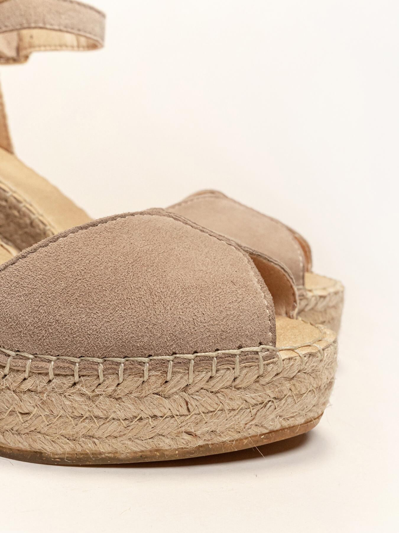 Sandália Anabela Alta Alelí Camurça Pedra