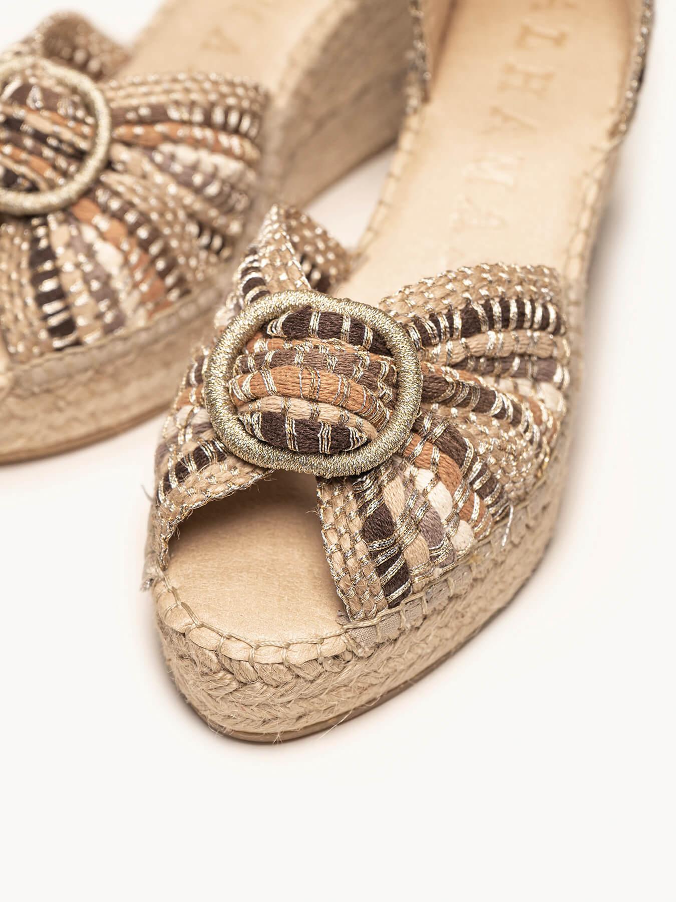 Sandália Anabela Média Plataforma Amapola Tita Taupe