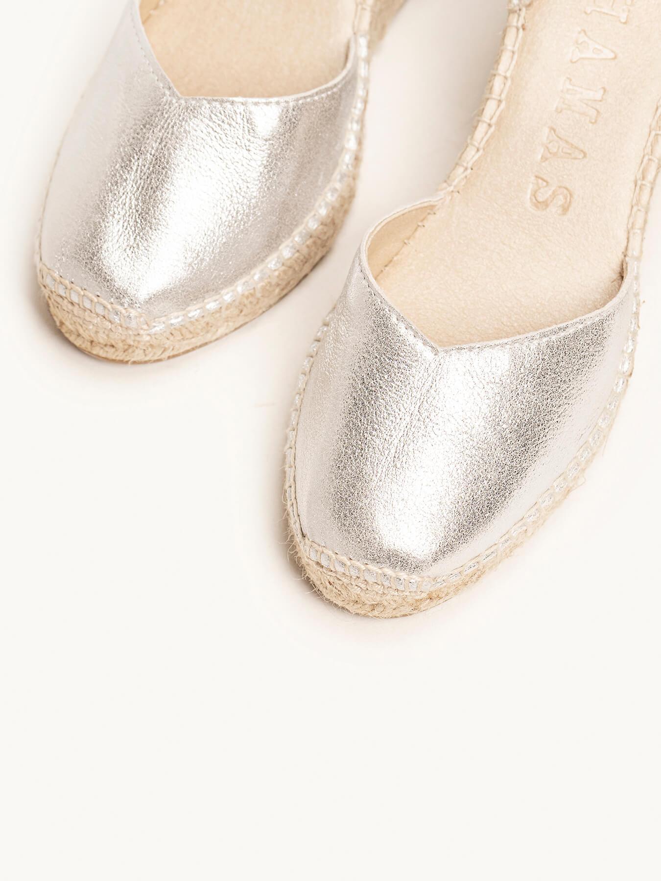 Sandália Anabela Média Jara Camurça Prata Metalizado