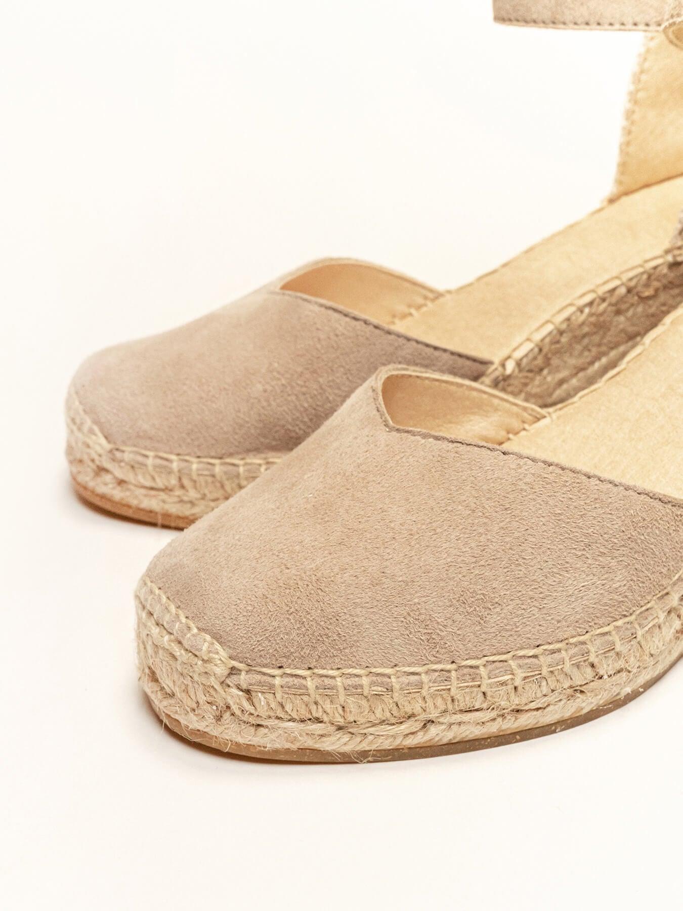 Sandália Jara Anabela 7 cm Camurça Pedra
