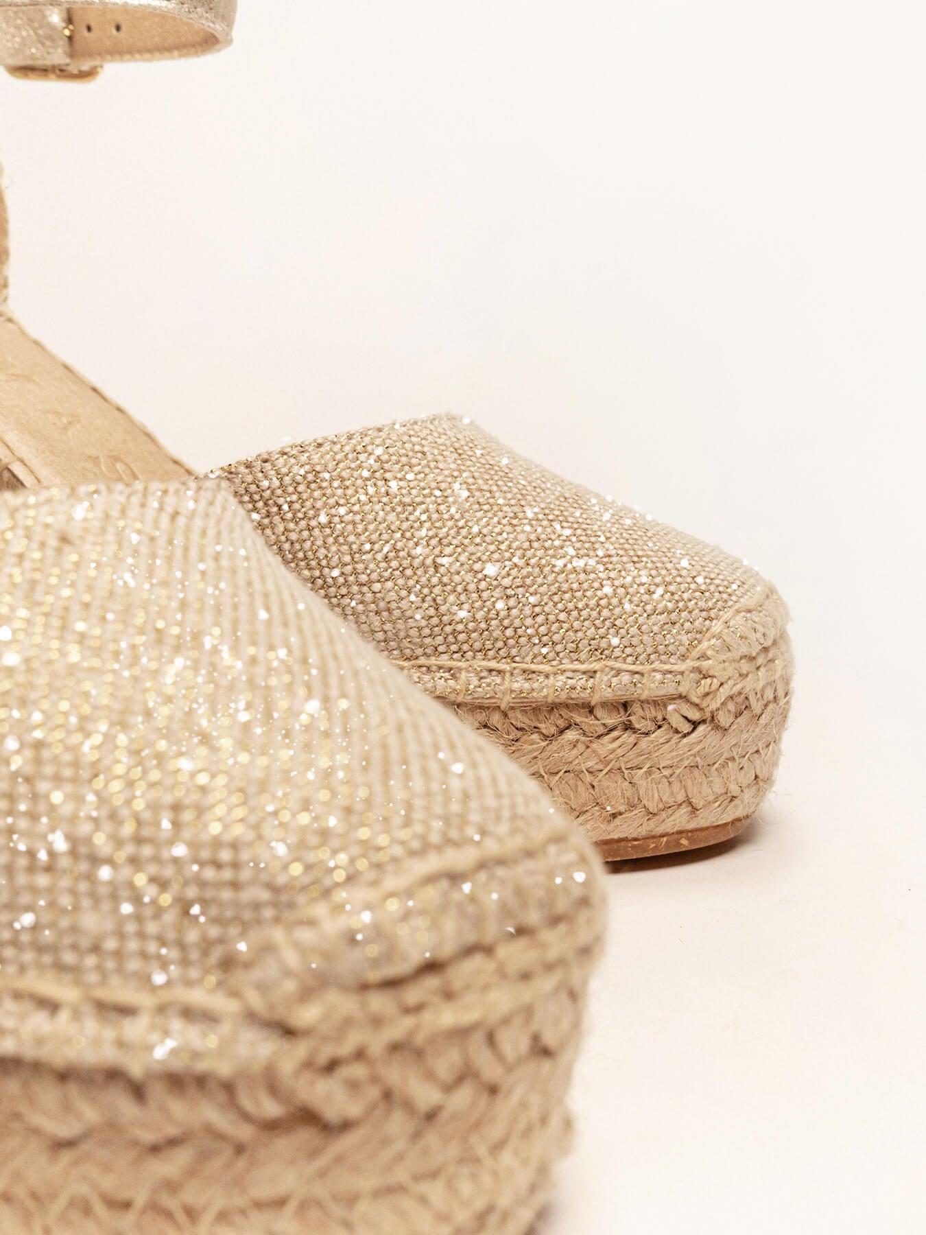 Sandália Anabela Alta Dalia Linho Dourado Metalizado