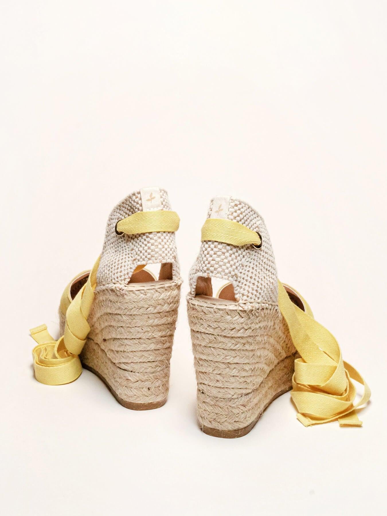 Sandália Anabela Alta Romero Camurça Amarelo