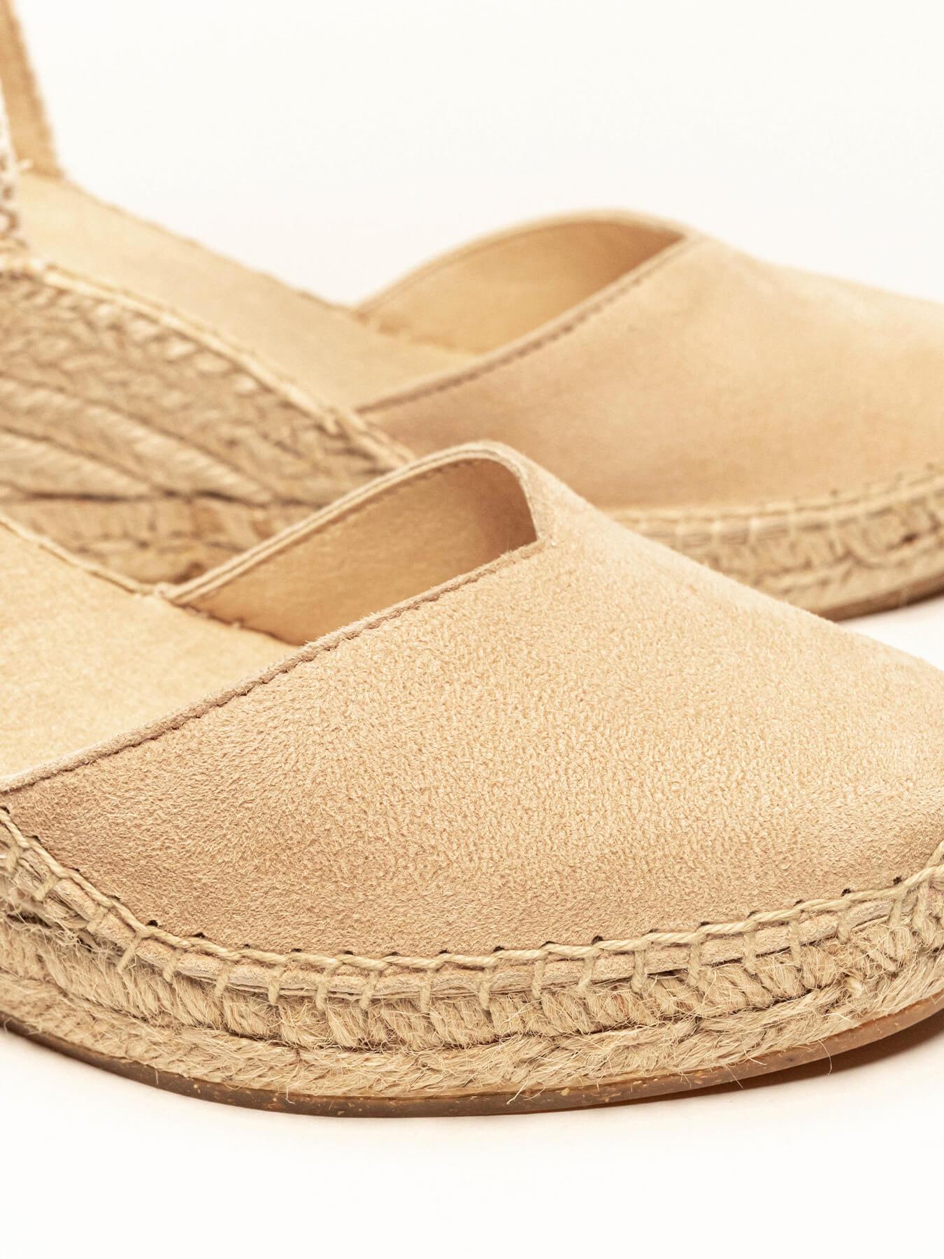 Sandália Jara Anabela 7 cm Camurça Areia