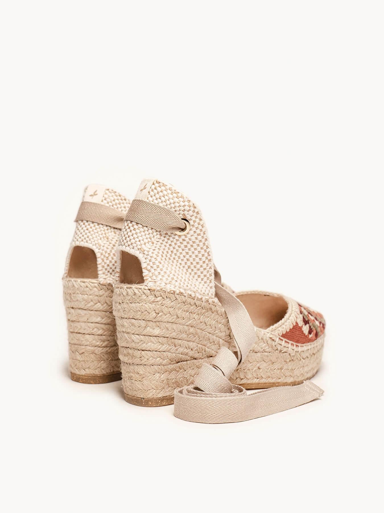 Sandália Romero Anabela 8 cm Crochê Granada