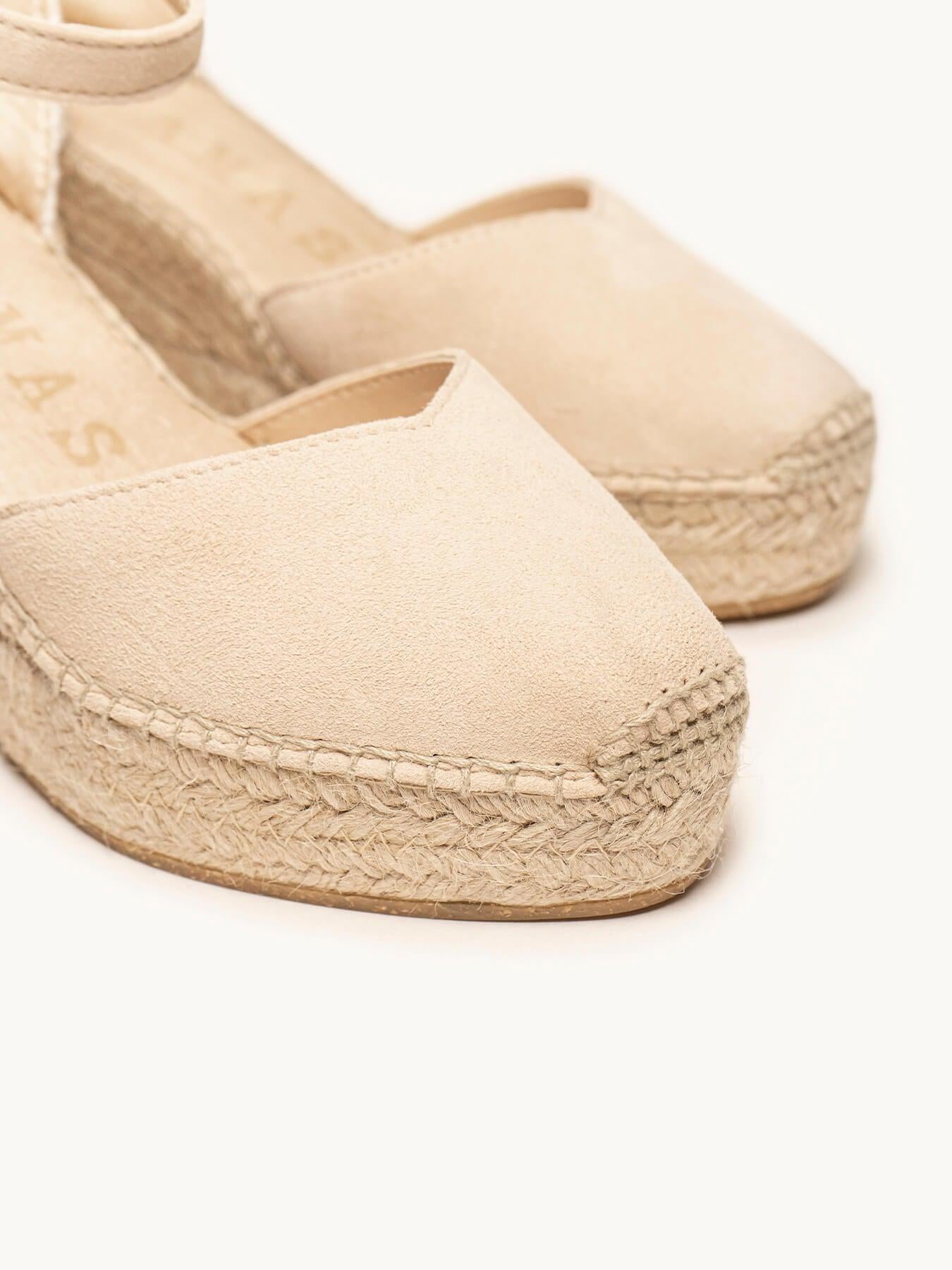 Sandália Anabela Média Plataforma Jara Camurça Areia