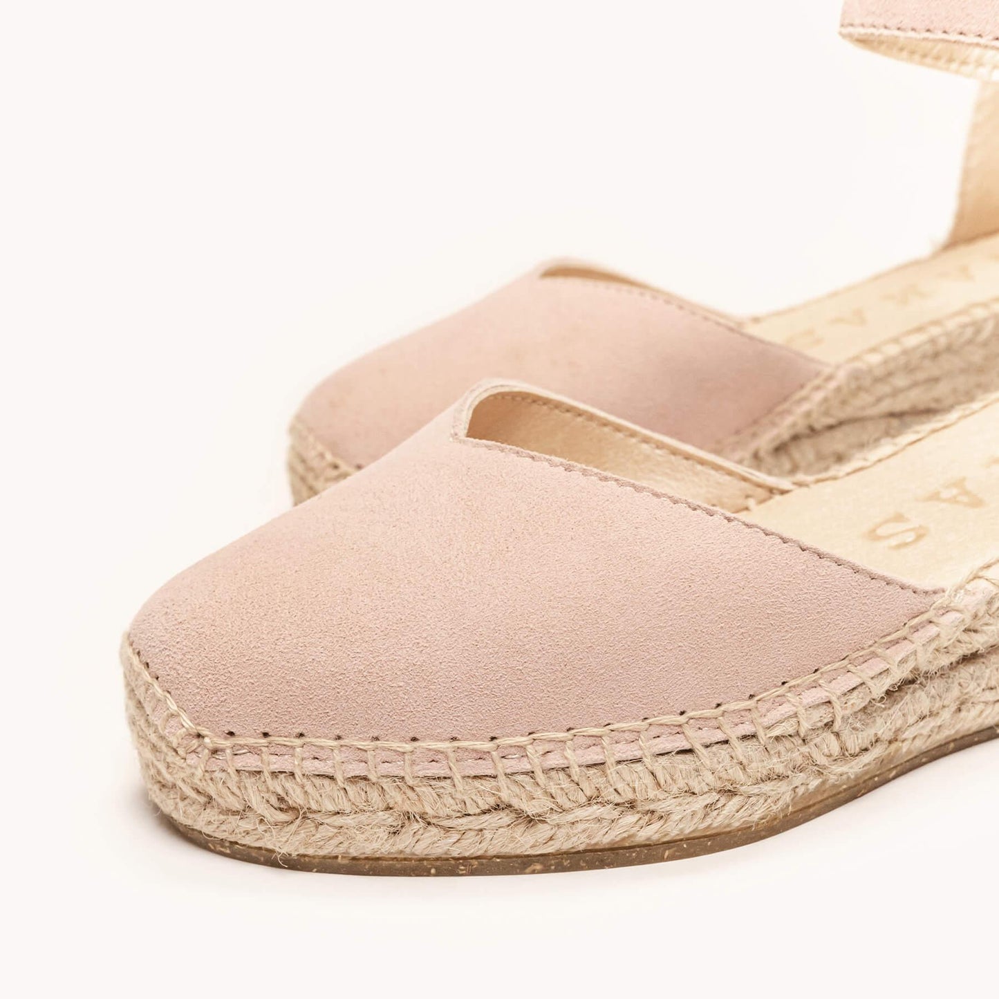 Sandália Anabela Baixa Jara Camurça Rosa Claro