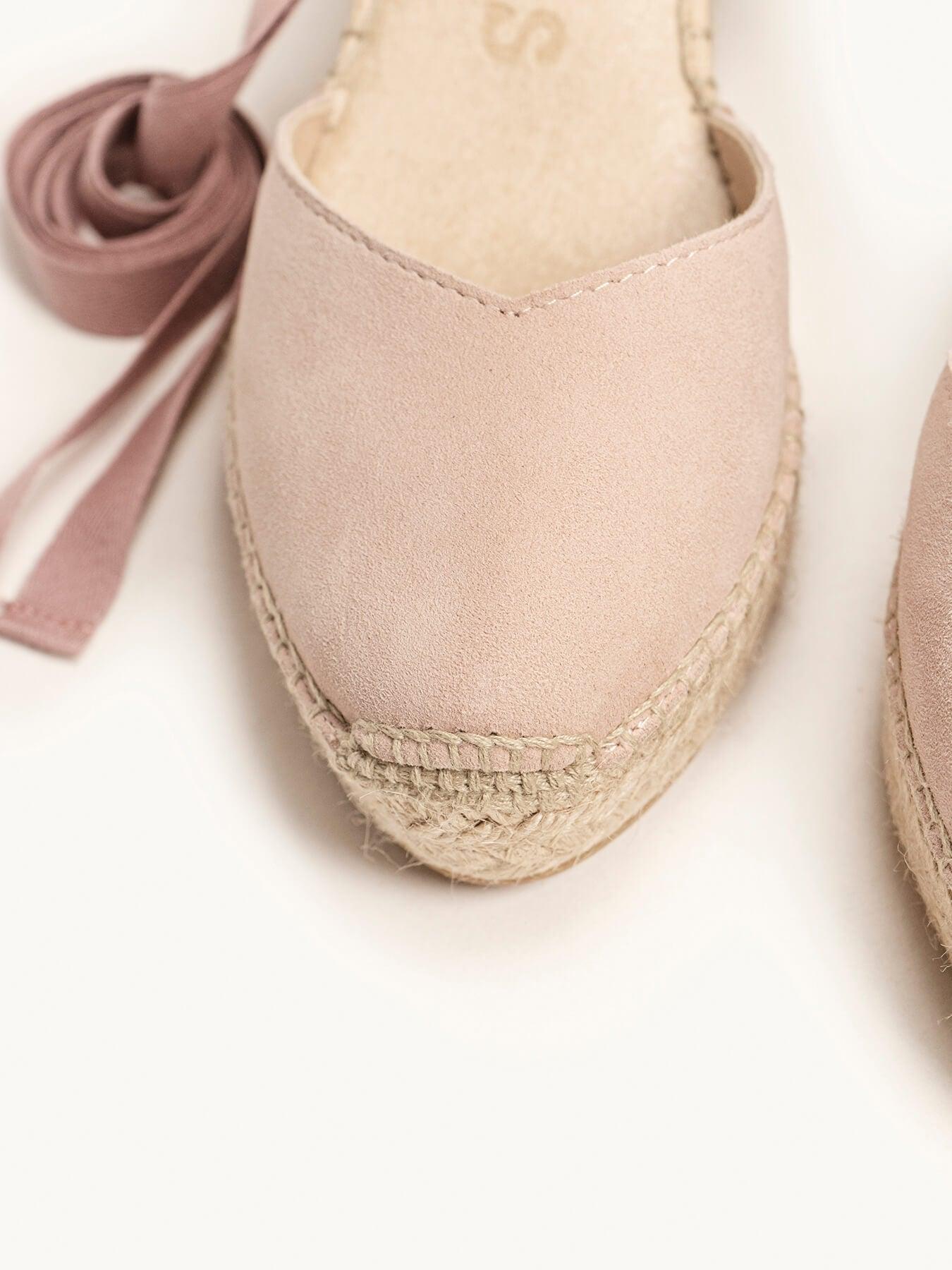 Sandália Romero Anabela 8 cm Camurça Rosa Claro