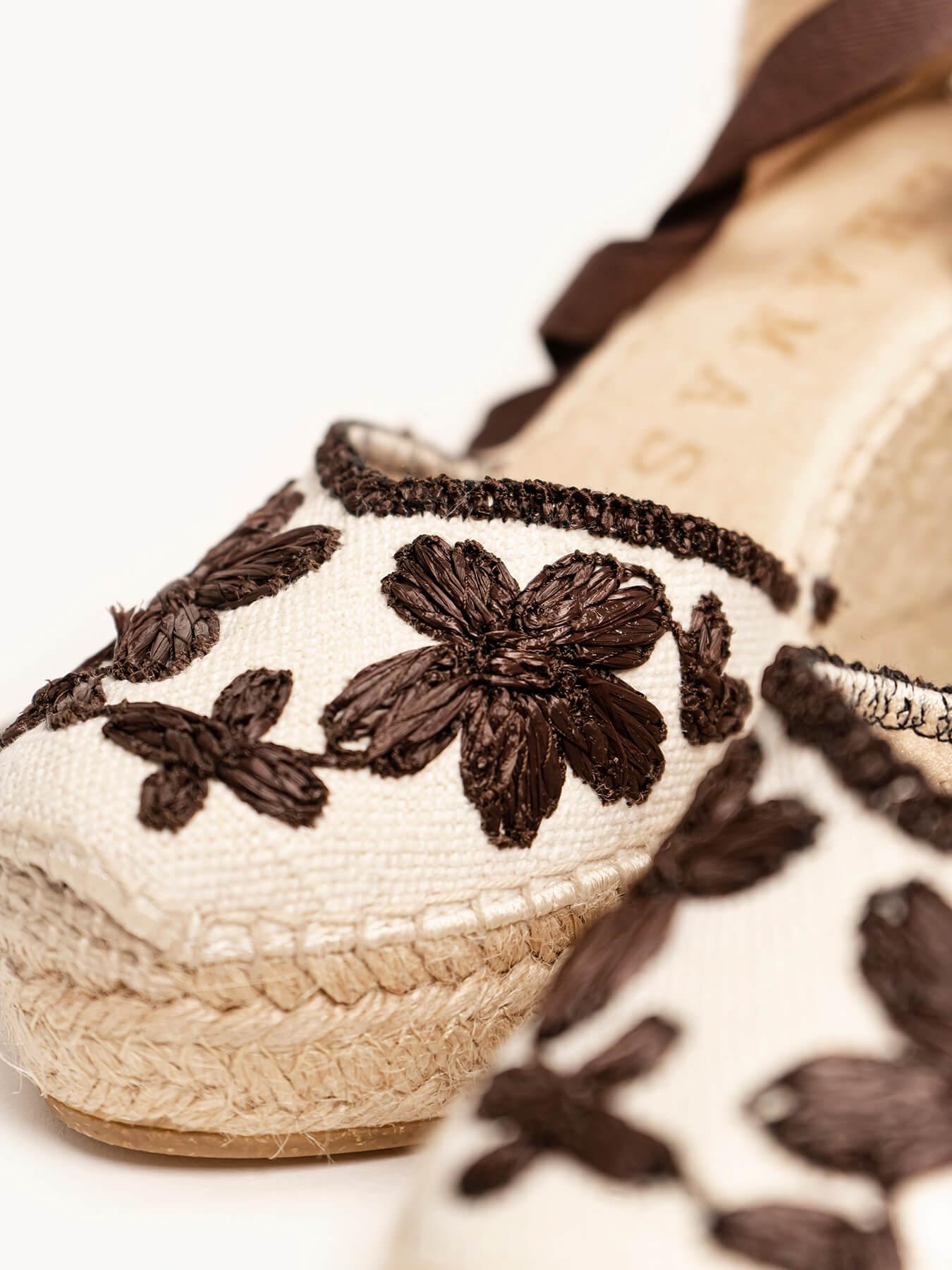 Sandália Romero Anabela 10 cm Bordado Cru