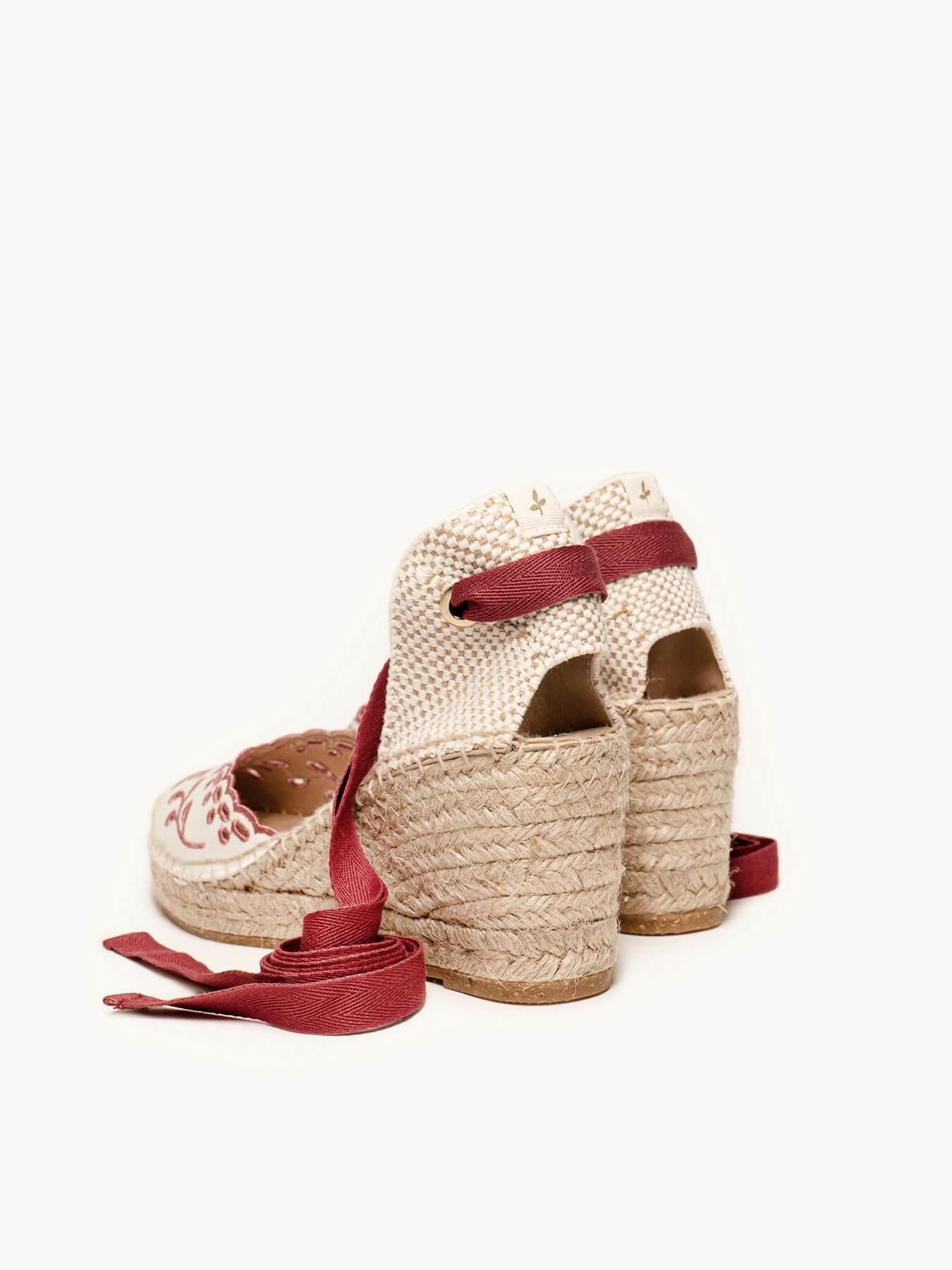 Sandália Anabela Média Romero Lona Bordada Bordô