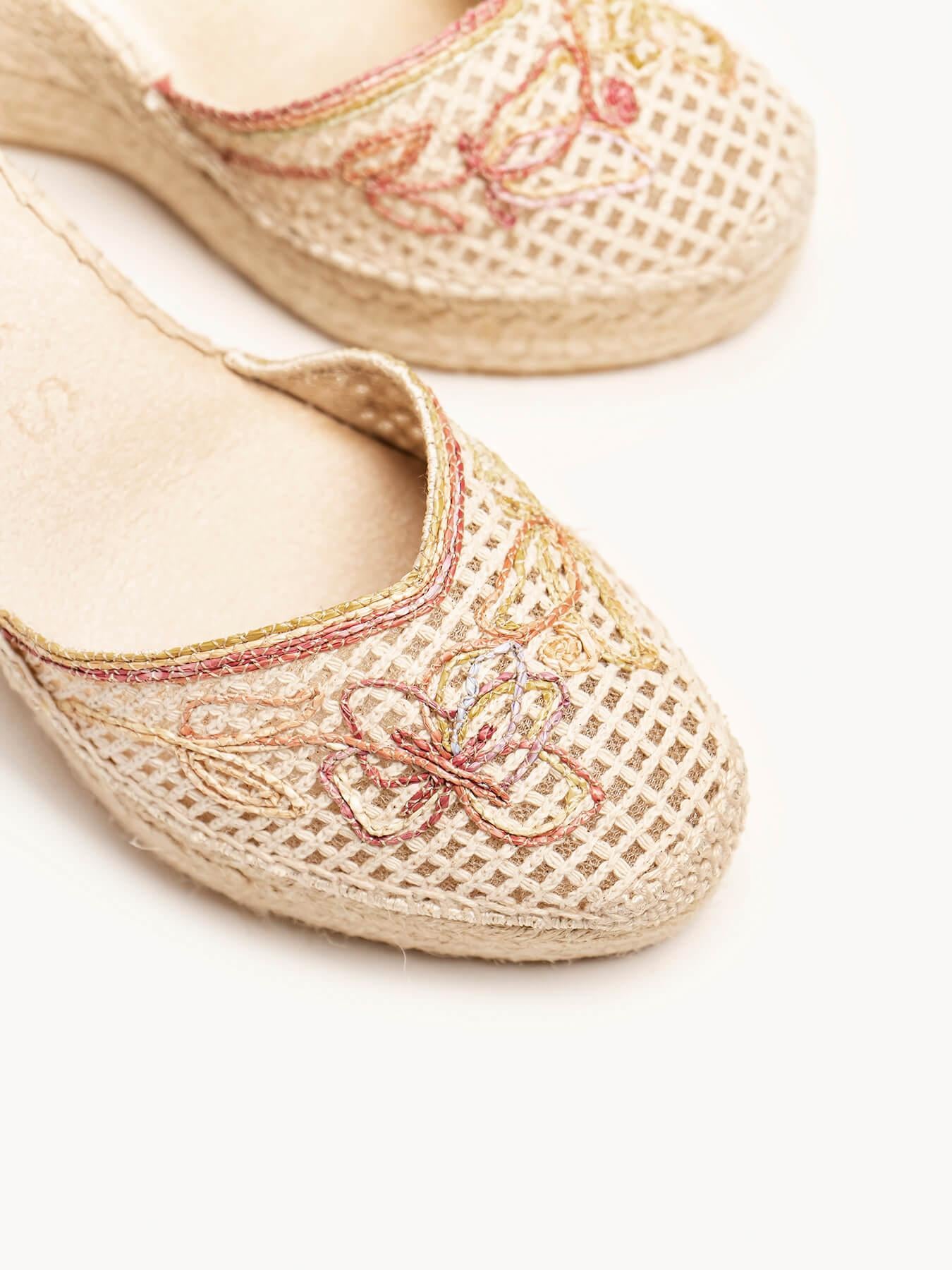 Sandália Jara Anabela 10 cm Bordado Rosa Claro