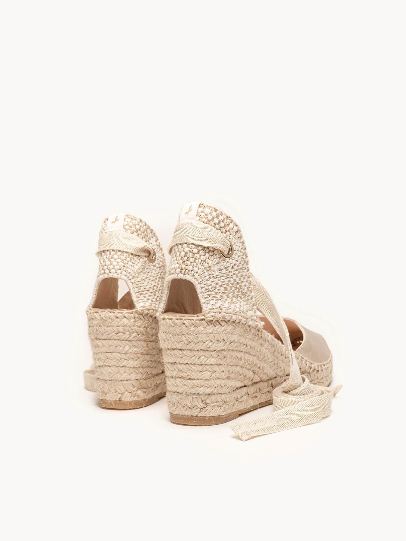 Sandália Romero Anabela 7 cm Camurça Dourado
