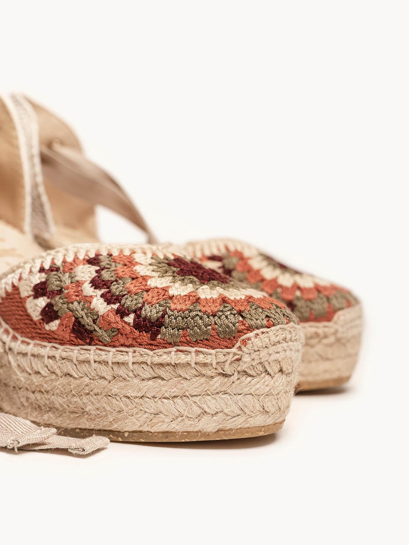 Sandália Anabela Média Plataforma Romero Roseta Bordô