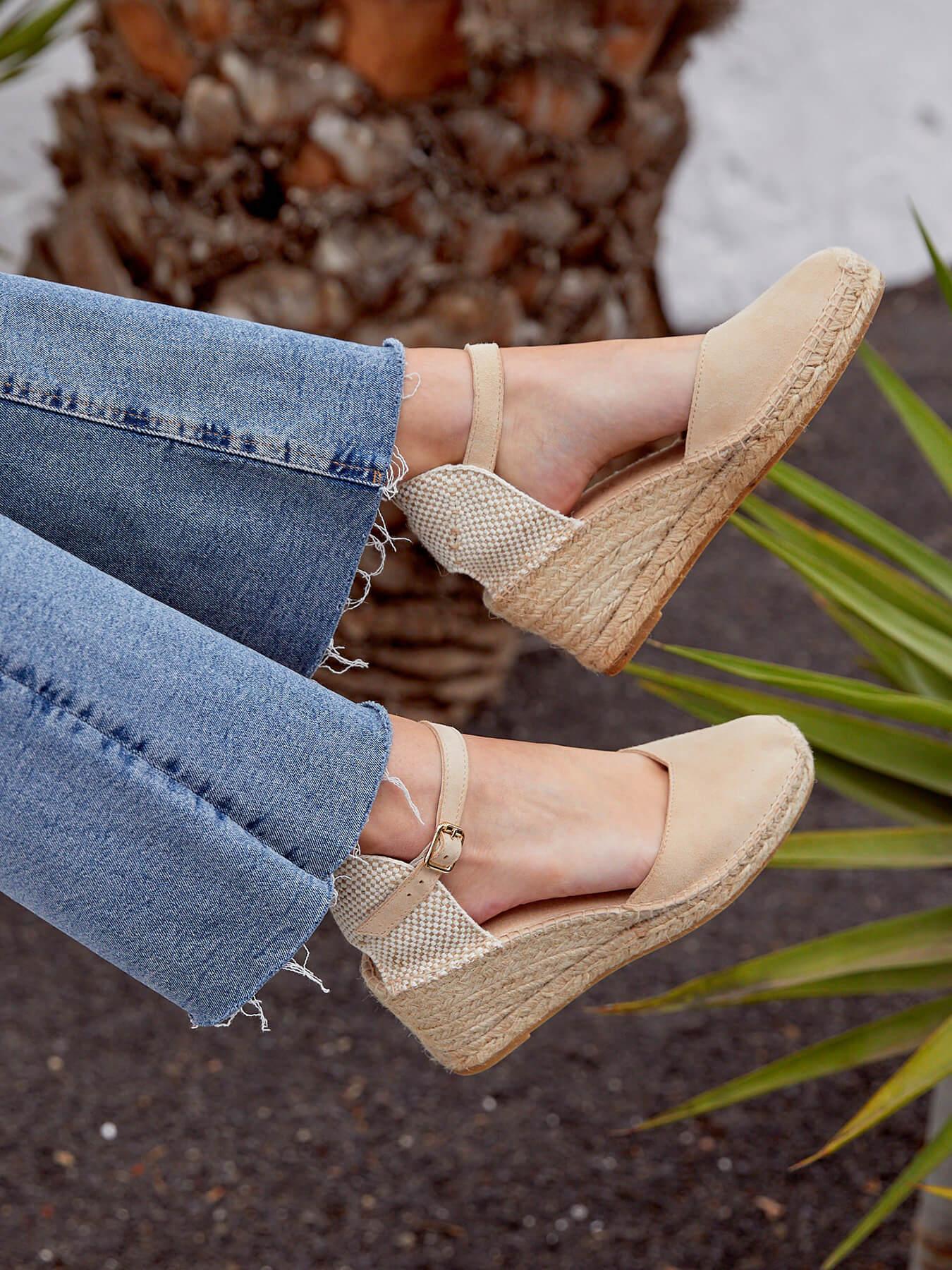 Sandália Anabela Média Jara Camurça Areia