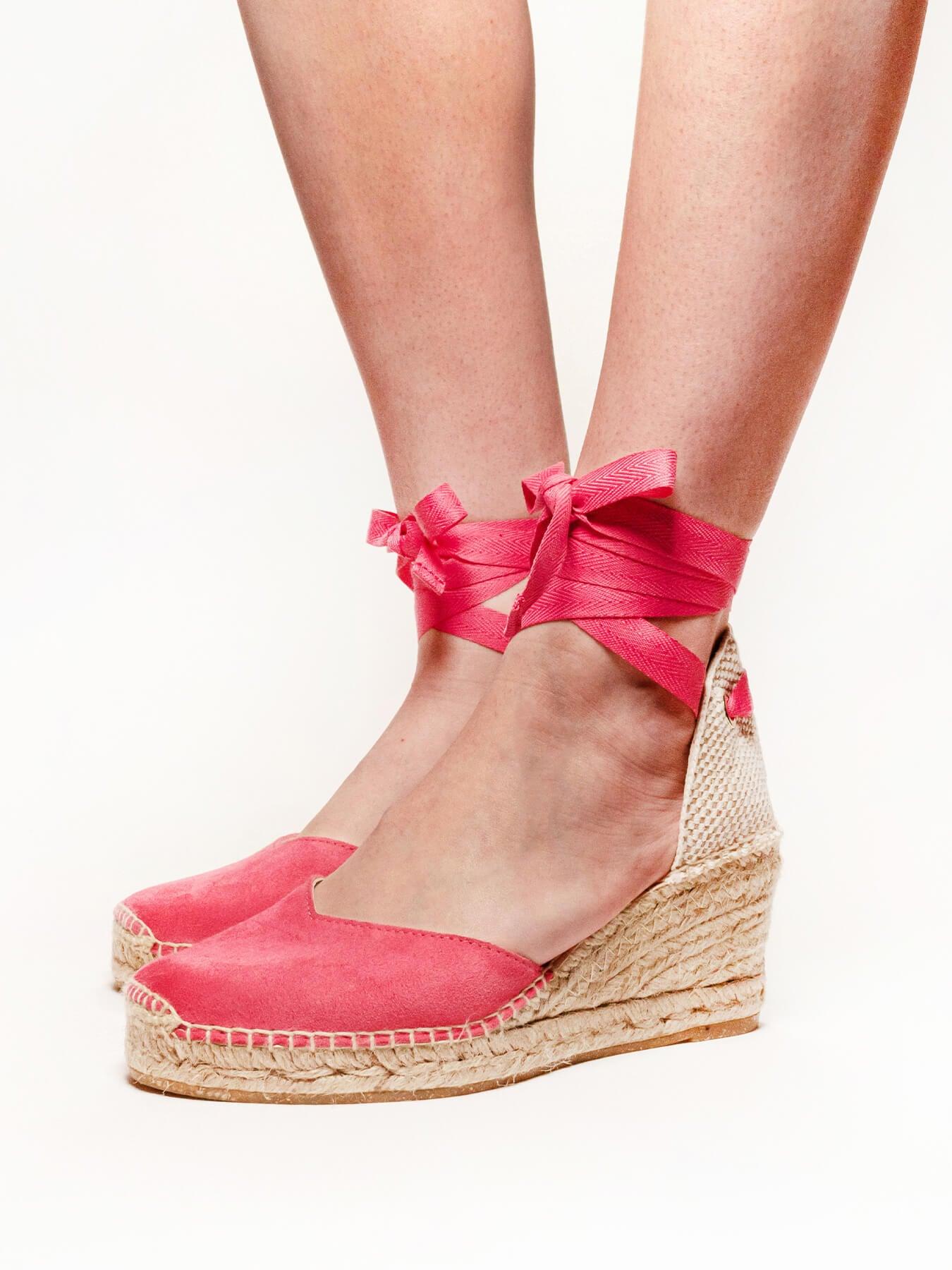 Sandália Anabela Média Romero Camurça Fúcsia