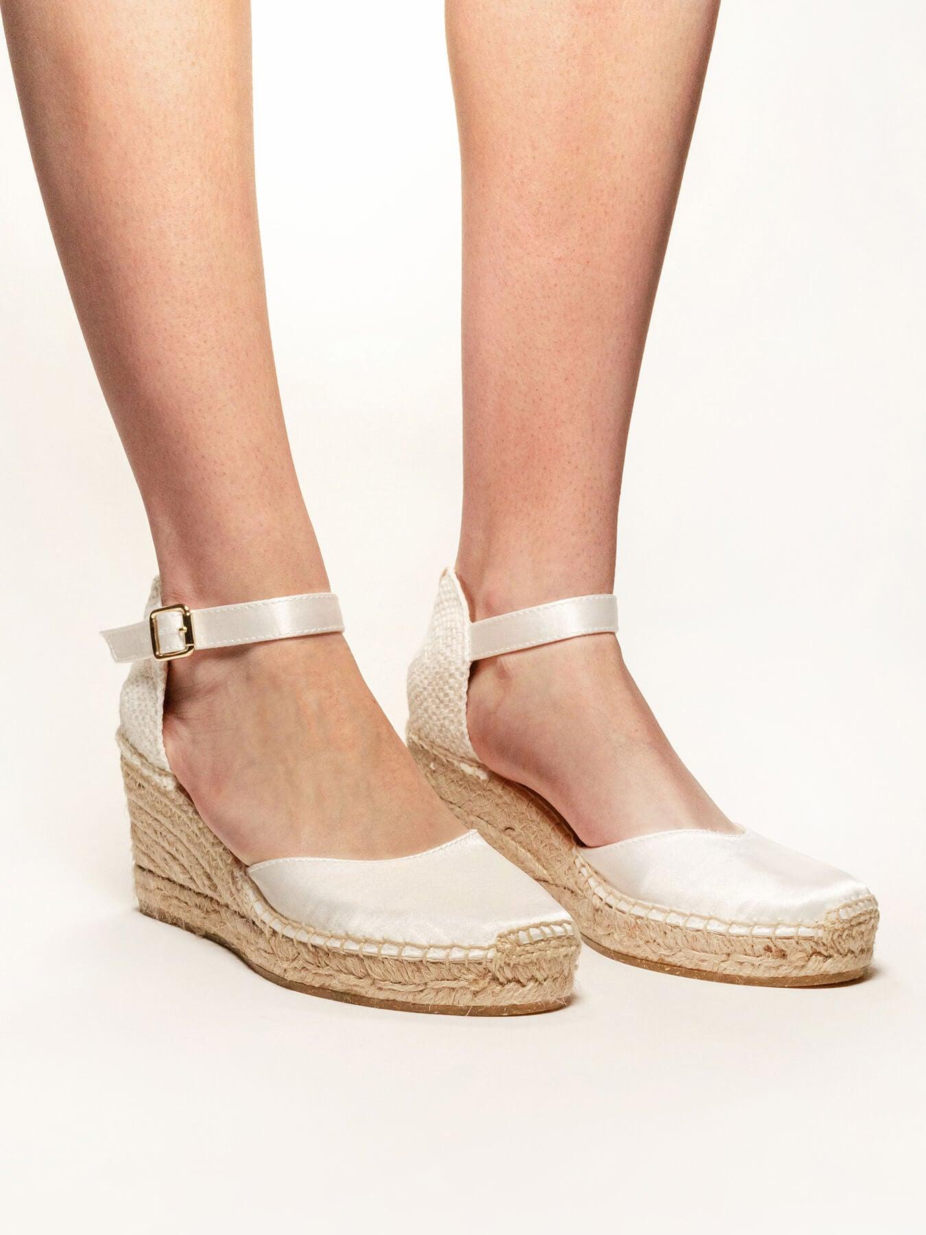 Sandália Anabela Média Dalia Cetim Branco