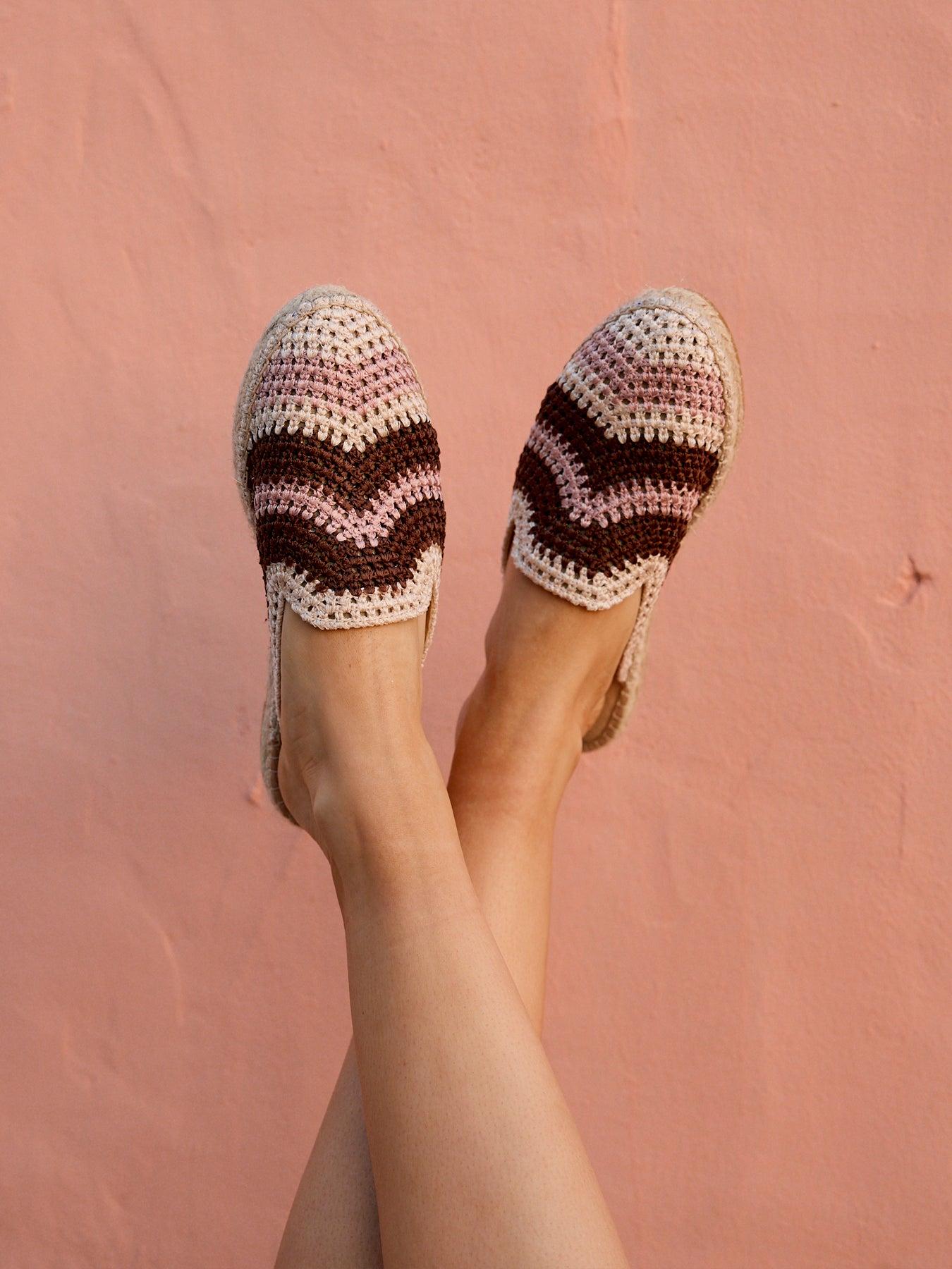 Loto em crochê listrado cru