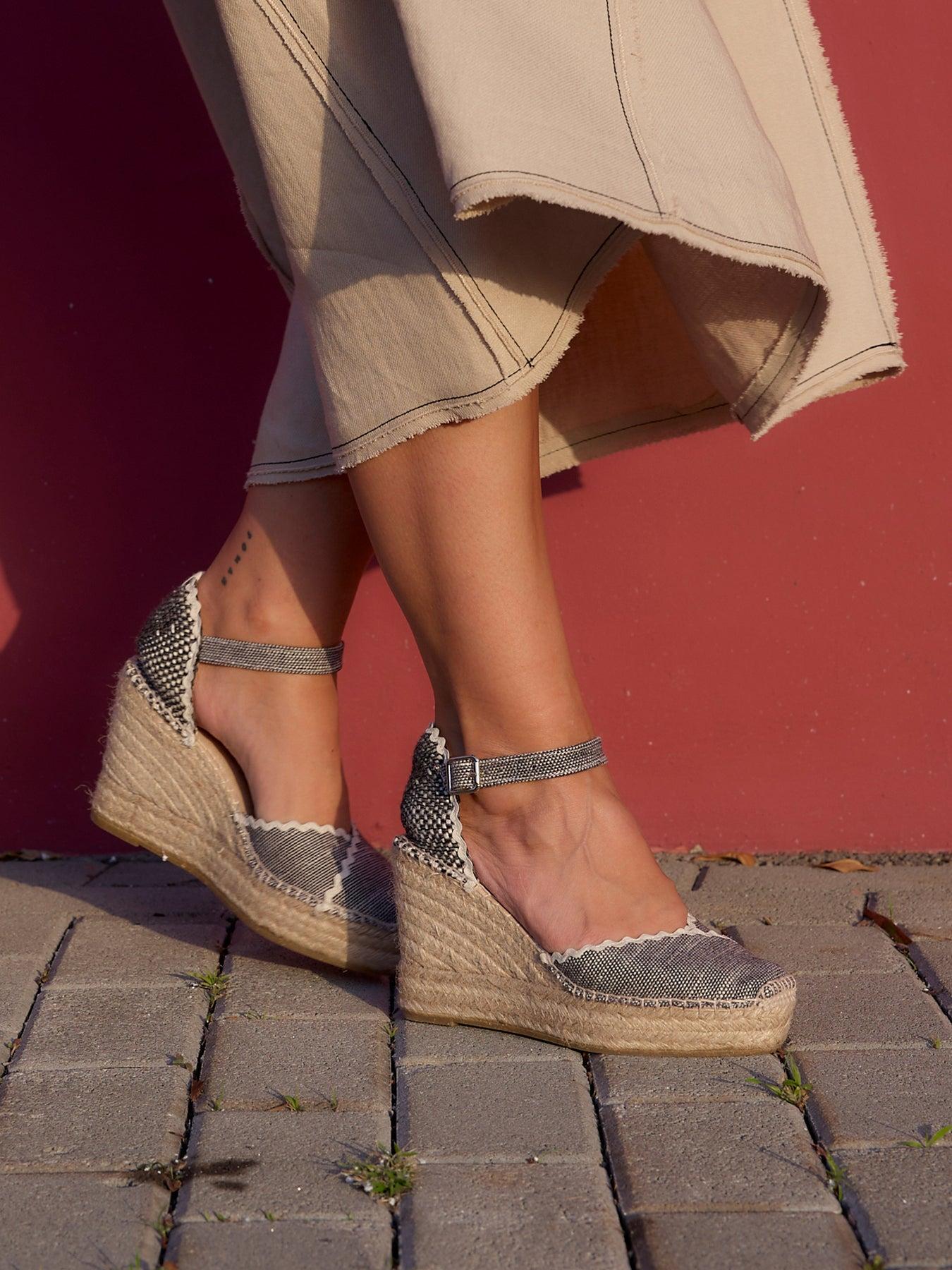 Sandália Anabela Alta Jara Linho Mesclado Preto