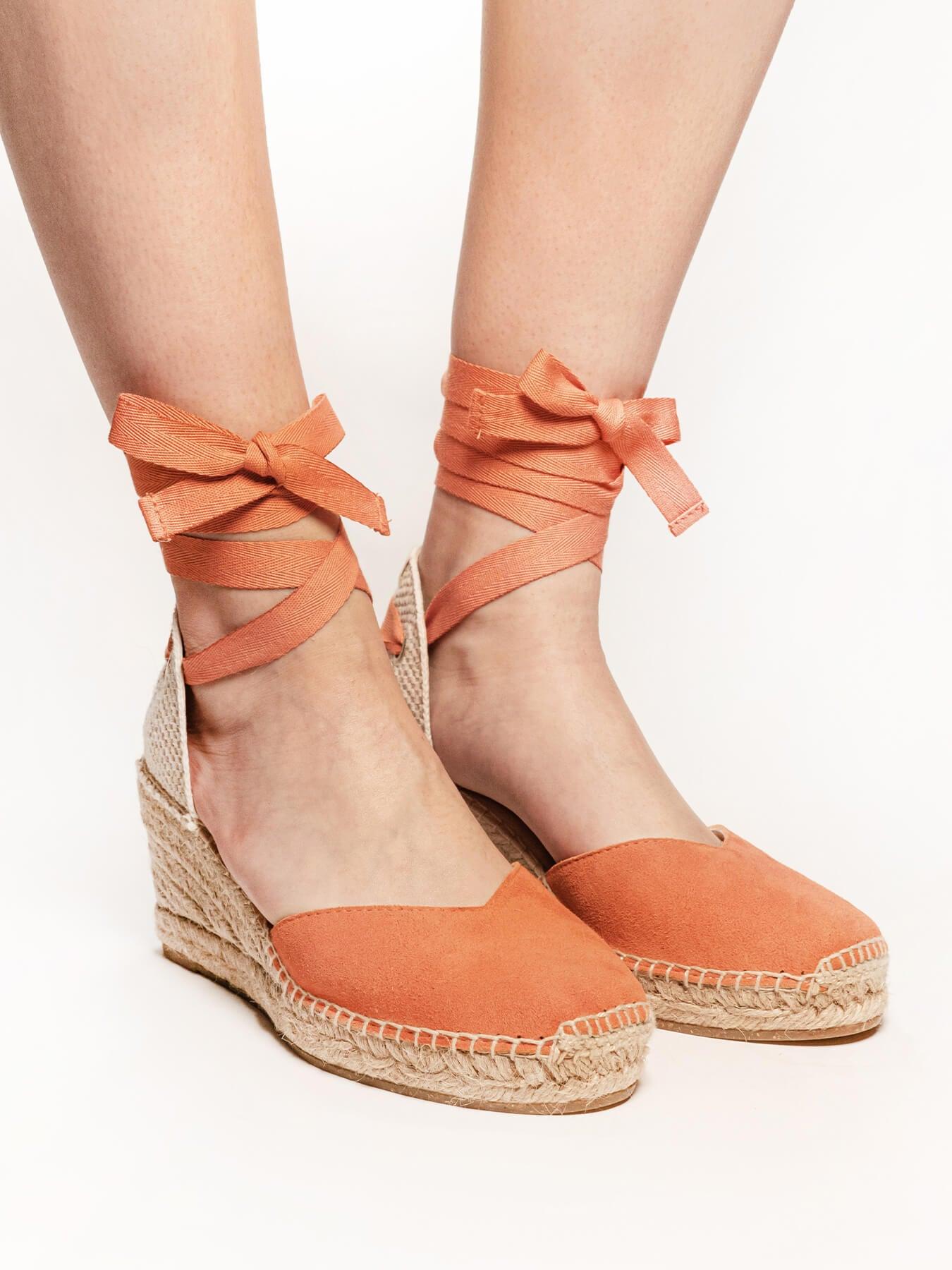 Sandália Romero Anabela 7 cm Camurça Laranja