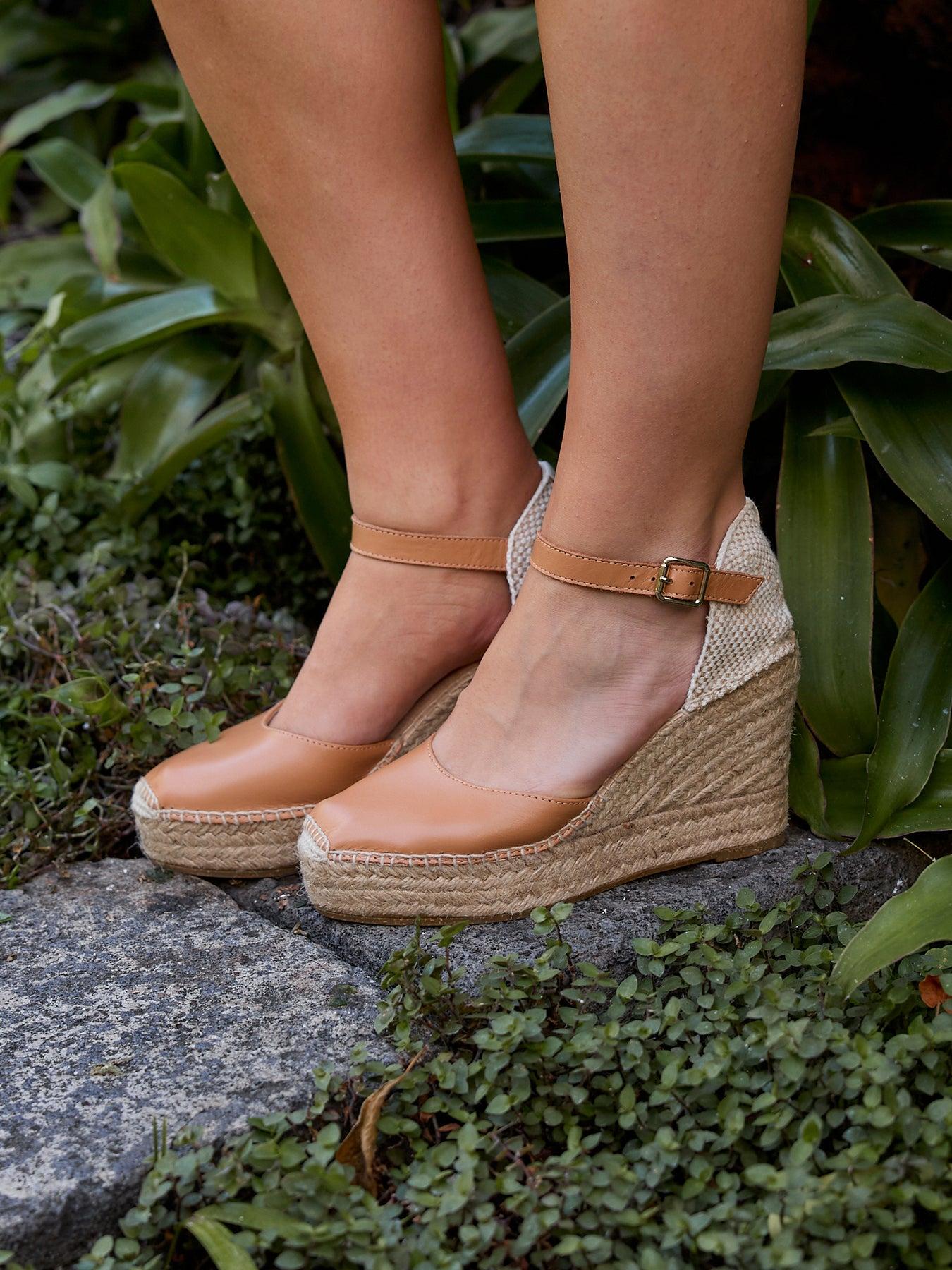 Sandália Anabela Alta Marga Napa Marrom Claro