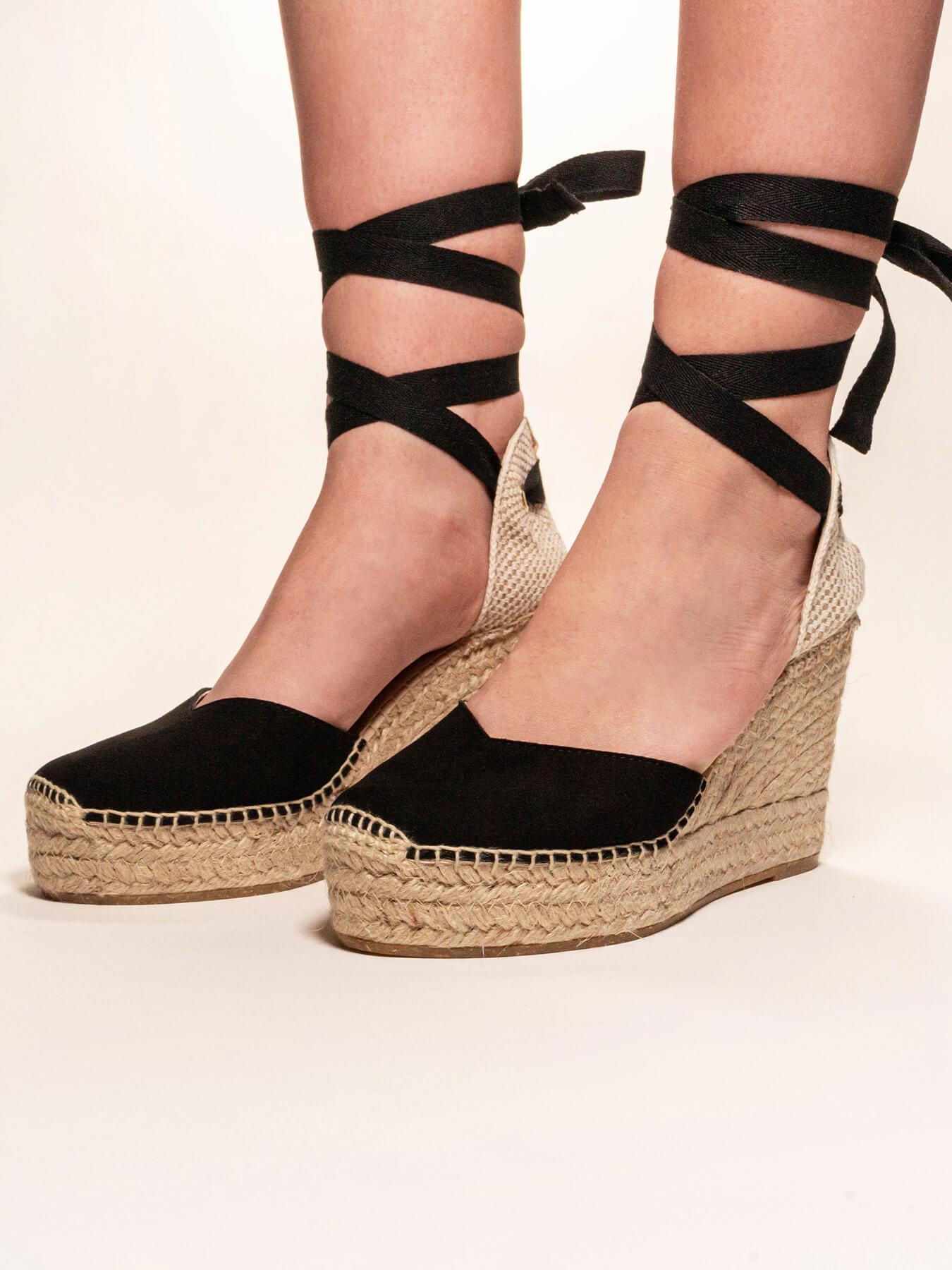 Sandália Romero Anabela 10 cm Camurça Preto