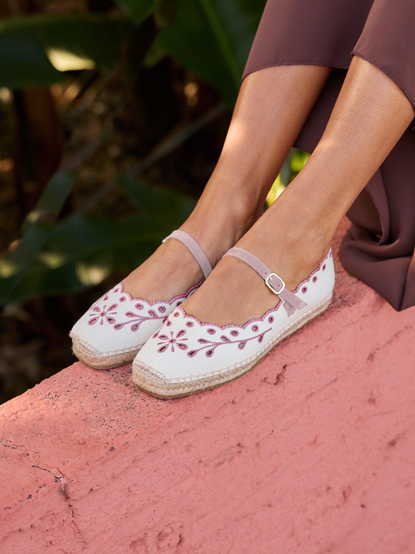 Sapatilha Campanilla Lona Bordada Bordô