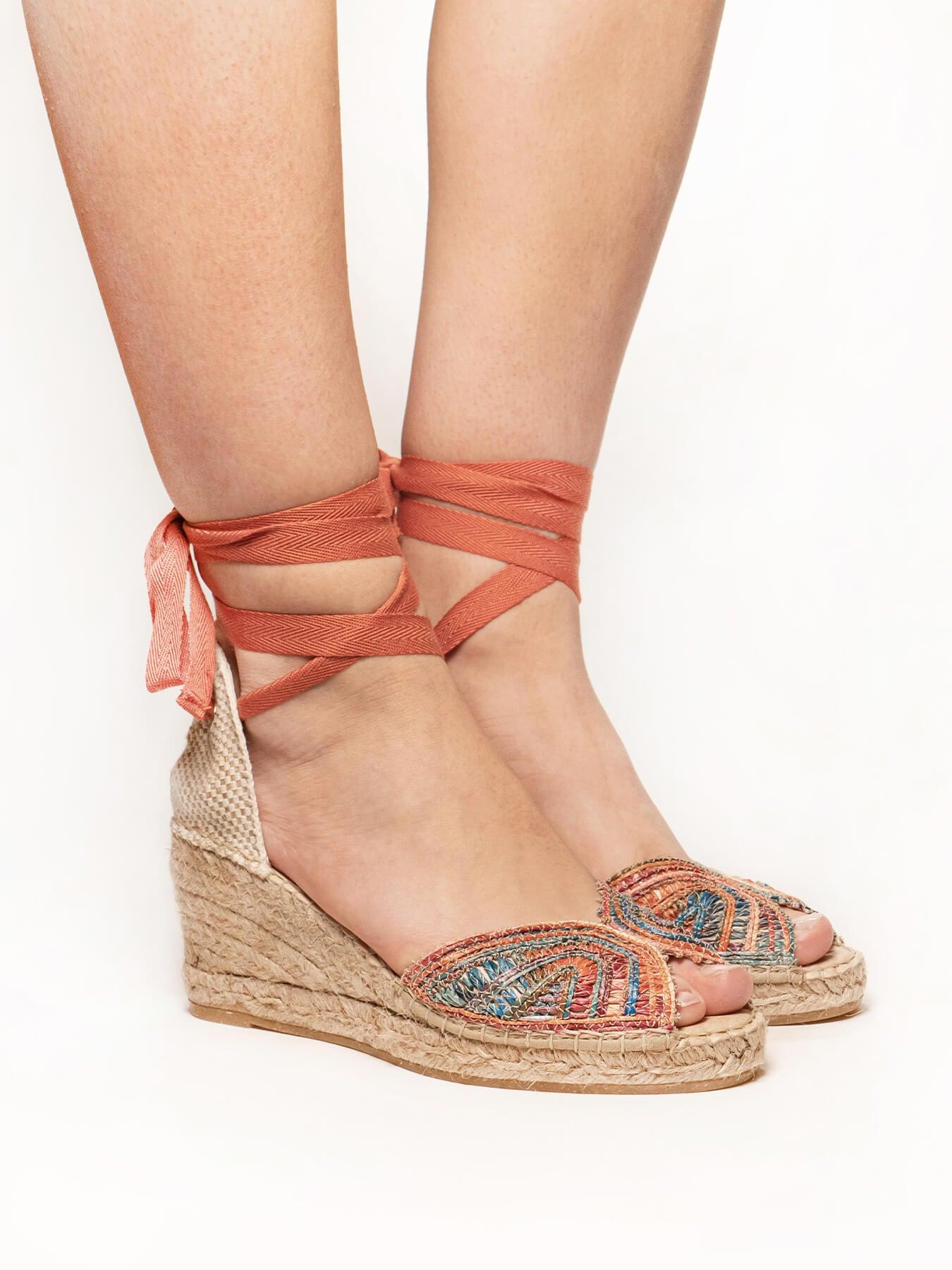 Sandália Anabela Média Lirio Ráfia Laranja