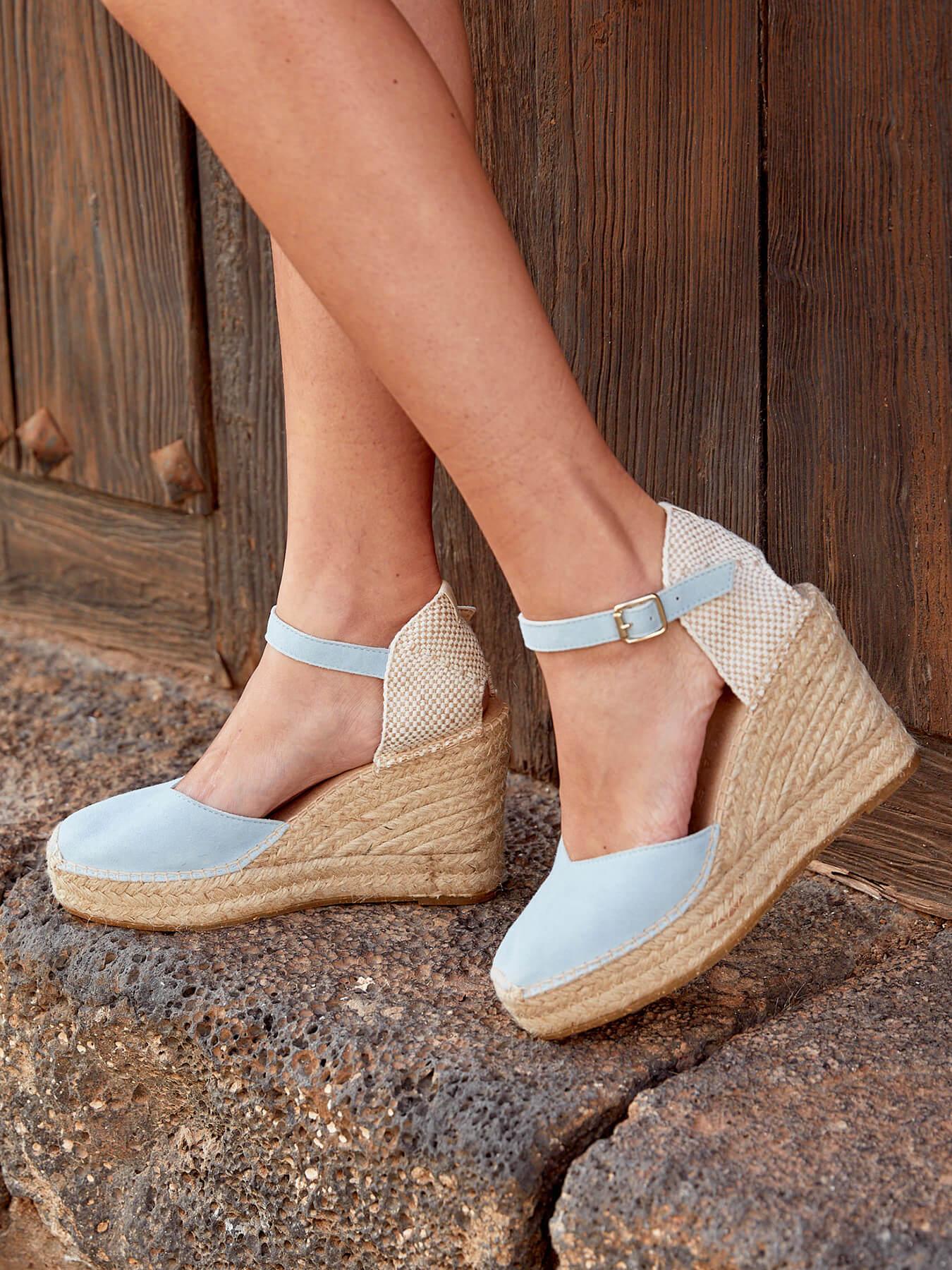 Sandália Anabela Alta Jara Camurça Azul Claro