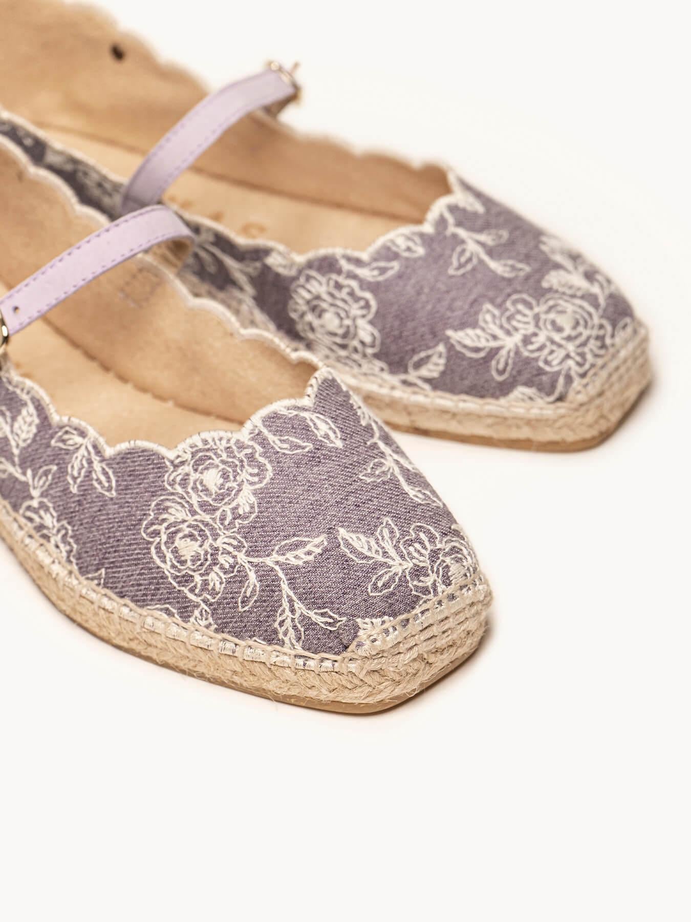 Sapatilha Jeans Bordada Lilás