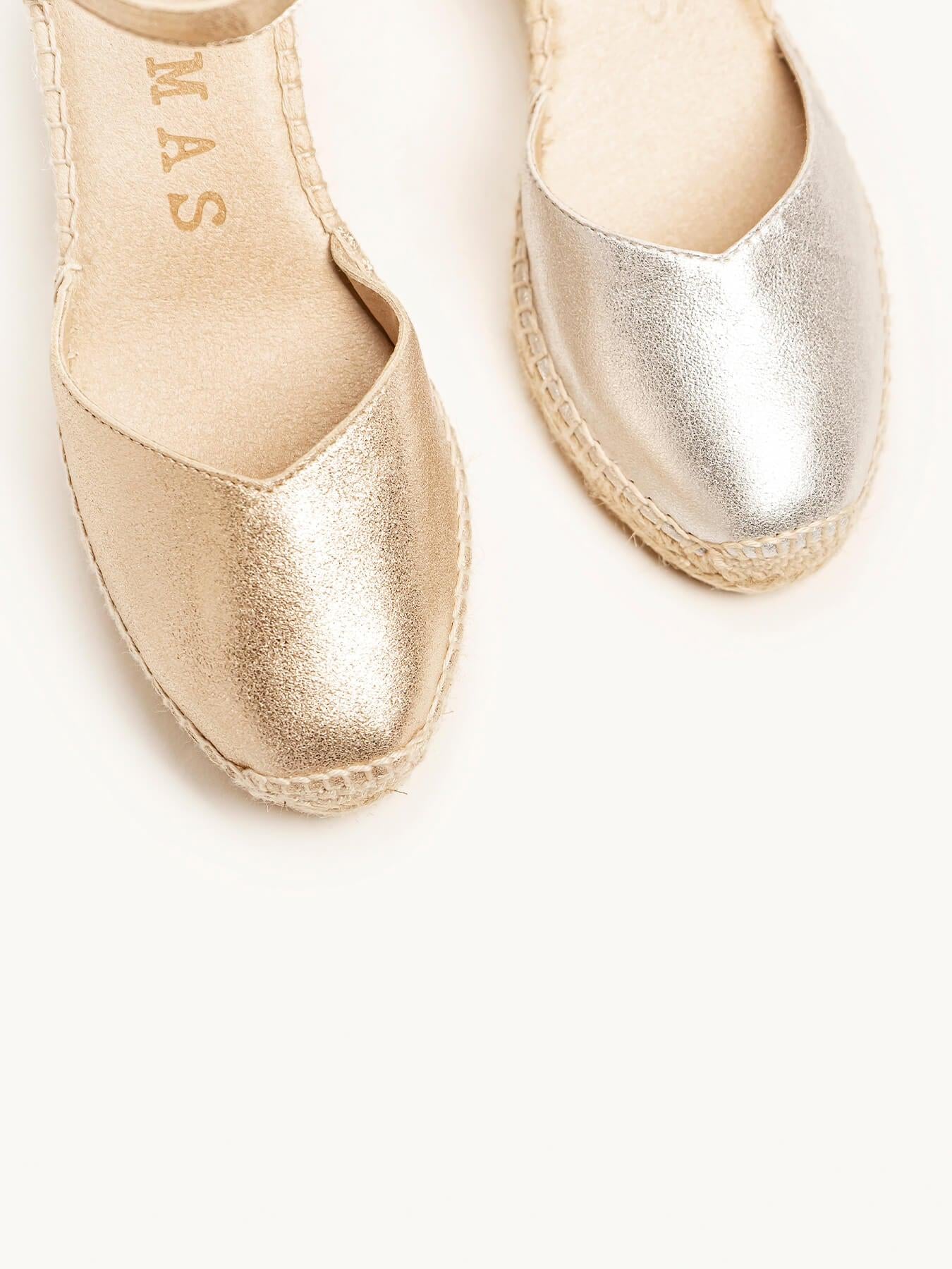 Sandália Anabela Média Plataforma Jara Camurça Dourado Metalizado